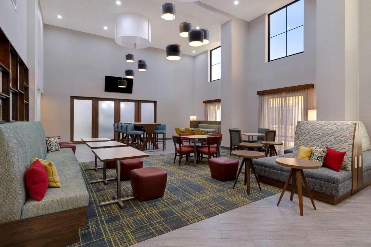 Hampton Inn & Suites Marina Exteriér fotografie