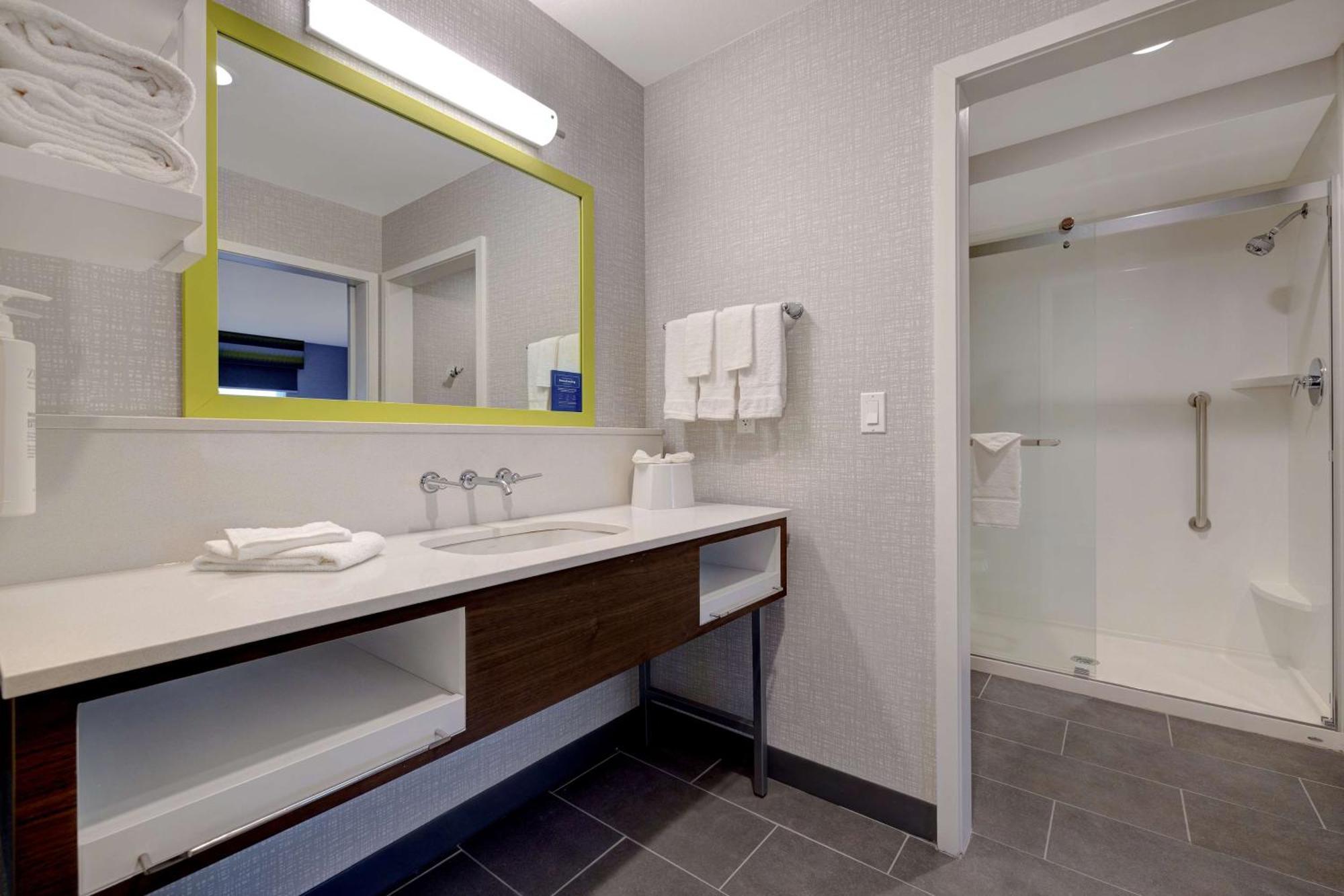 Hampton Inn & Suites Marina Exteriér fotografie