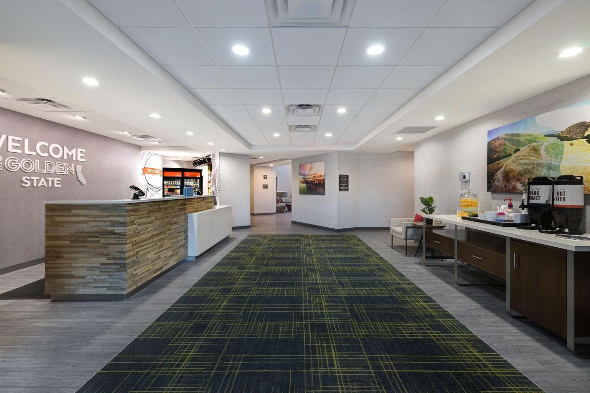 Hampton Inn & Suites Marina Exteriér fotografie